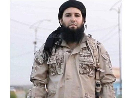 Polícia prende jovem que estaria pronto para atacar Paris