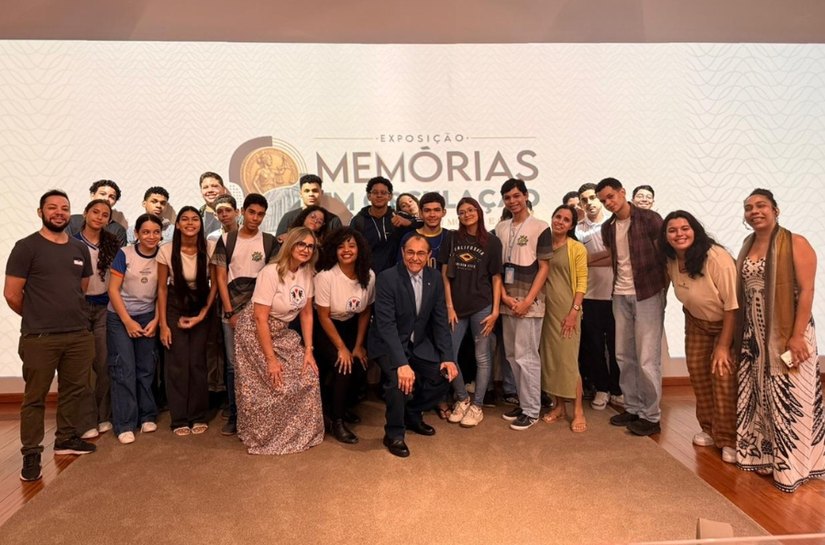 Alunos da rede municipal de Maceió conhecem moedas raras em visita ao CCM