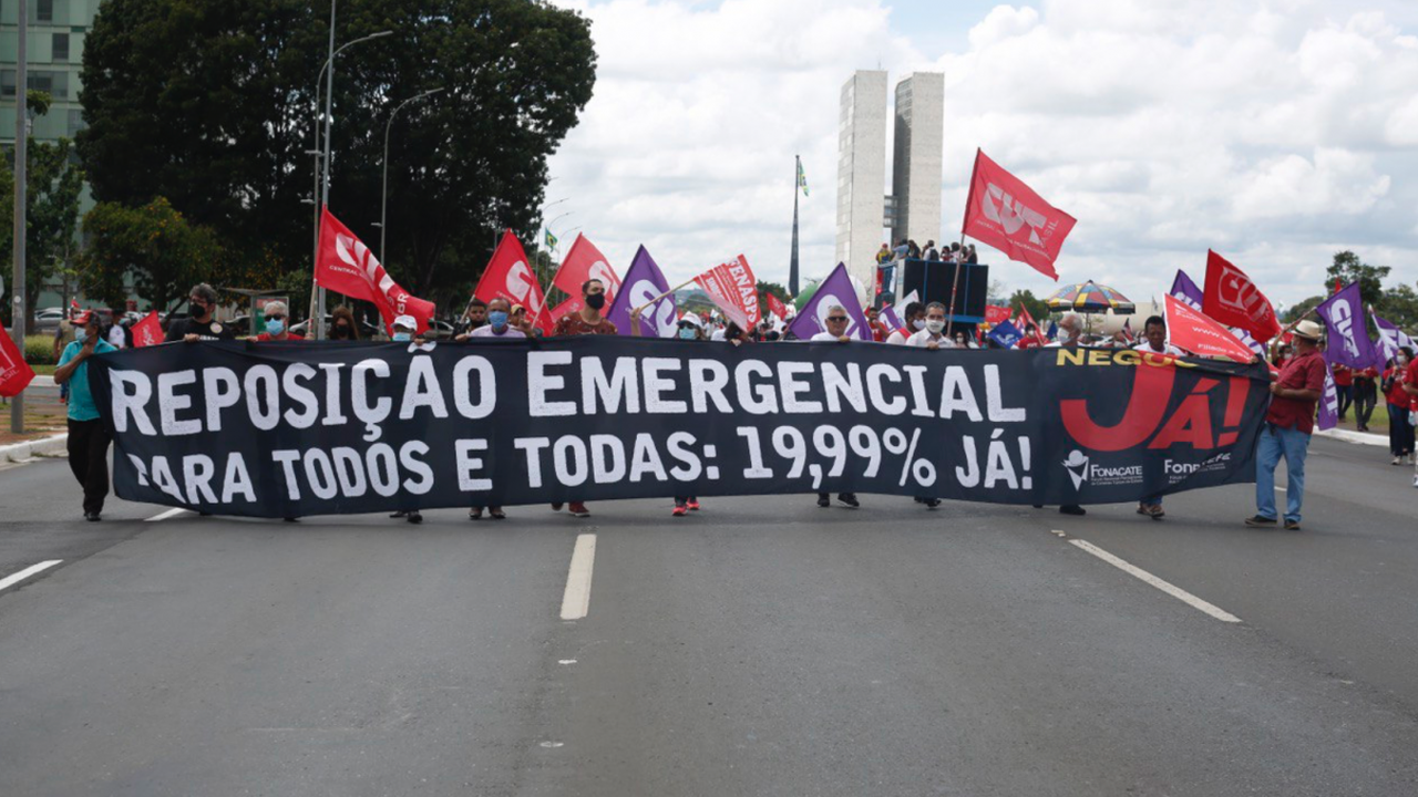 Fonasefe e Fonacate fazem manifestação por reajuste na Esplanada dos Ministérios