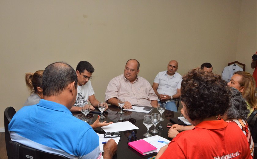  Sesau se reúne com sindicalistas e recebe demandas dos profissionais do Samu 