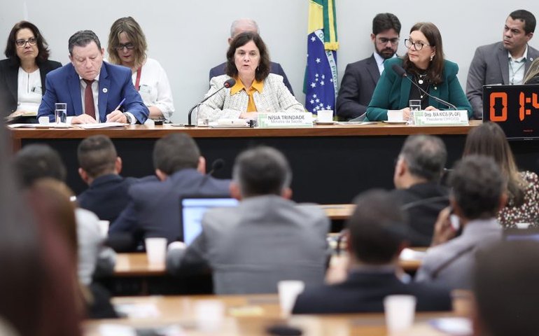 Comissões promovem audiência pública com a ministra da Saúde