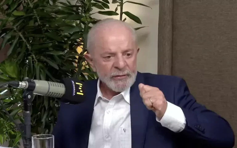 Lula passa bem e volta ao Planalto após acidente doméstico