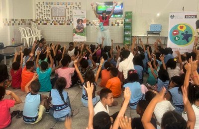 Mais de duas mil crianças aprendem sobre o bom uso do dinheiro em palestras do PCJE