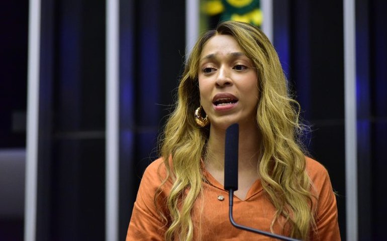 Erika Hilton: A gente precisa que o governo apoie PEC 6x1 e que Padilha faça mediação