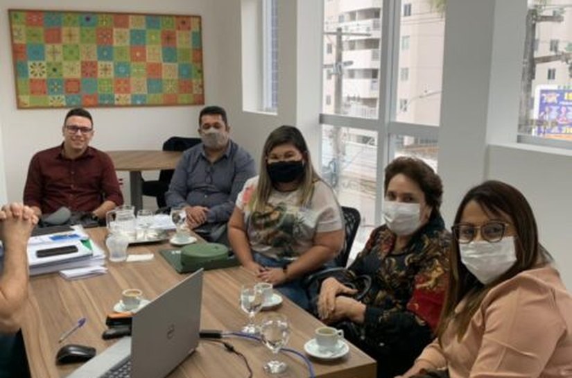 Renilde Bulhões trata de linha de crédito para MEIs de Santana com presidente da Desenvolve