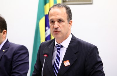 Para procurador, professores expõem alunos a conteúdos didáticos impróprios