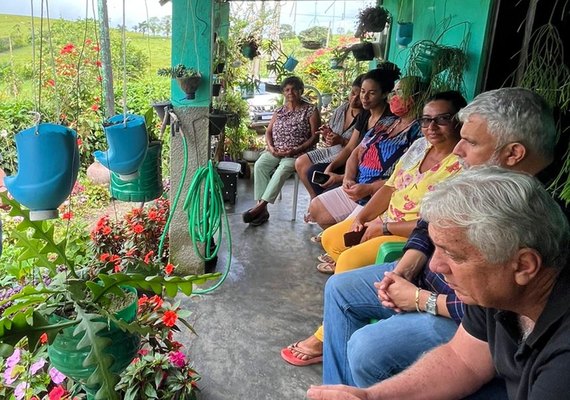 Viçosa e Sebrae vão implantar projeto de floricultura no município