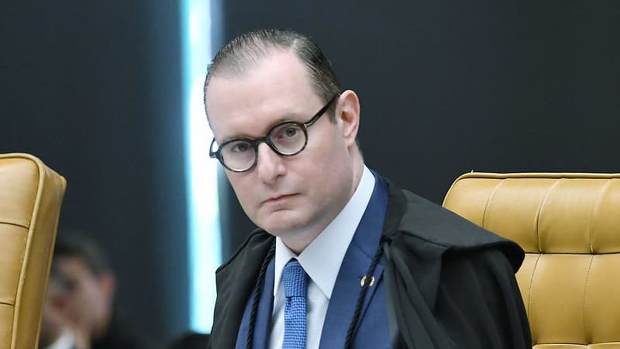 Zanin concede 15 dias para defesa prévia de acusados de venda de decisões no STJ