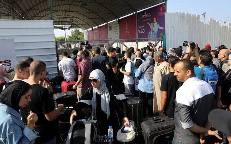 Brasileiro resgatado em Gaza tenta repatriar filhos que perderam mãe na guerra: 'Estão sem casa, no frio'