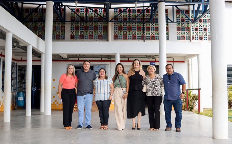 Secretário de Educação encerra ano com últimas visitas a escolas municipais