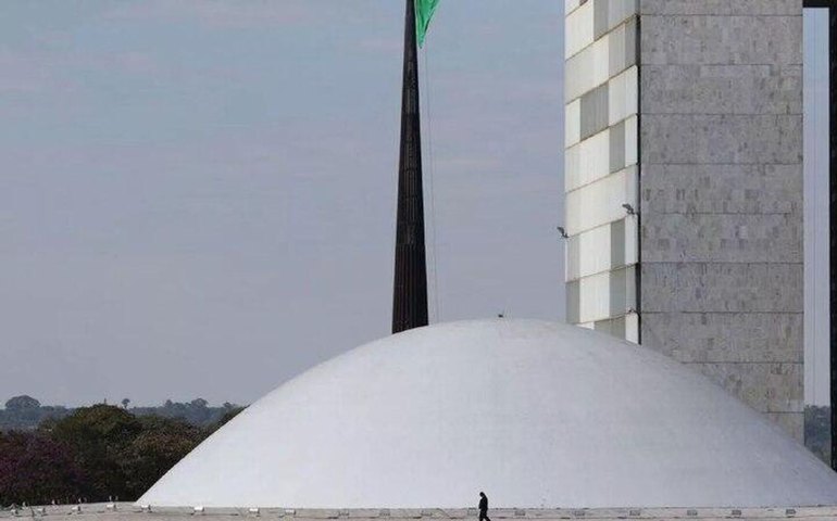 Ex-coordenador do INSS é conduzido coercitivamente para depor na CPMI do Senado