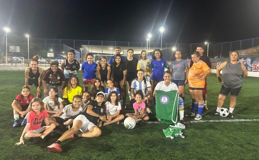Projeto 'Lugar de Mulher é com Bola no Pé' celebra o empoderamento feminino