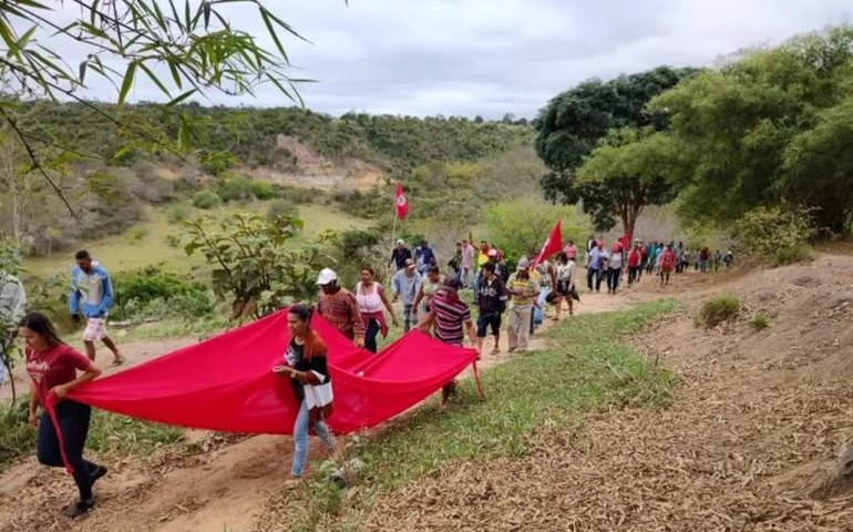 MST ocupa três áreas na Bahia, após deixar terreno da Embrapa em Pernambuco