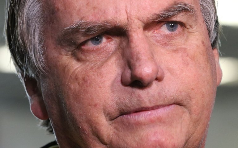Moraes nega recurso de Bolsonaro contra condenação por trama golpista