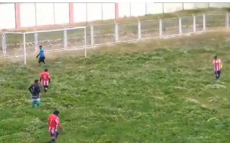 Campo ´impraticável´ chama atenção na Copa do Peru; veja vídeo 