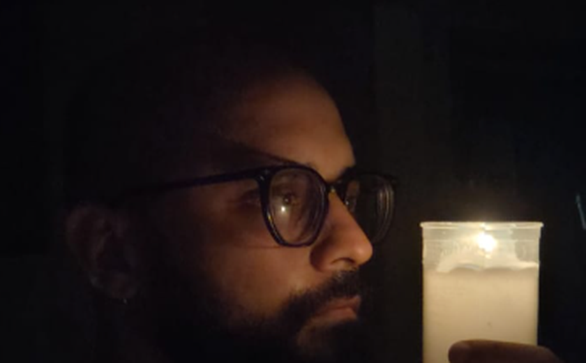 Ensaio aberto: jornalista Jamerson Soares une literatura e teatro em peça solo em Maceió