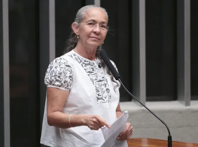 Deputada Heloísa Helena pede abertura de CPI para investigar irregularidades no Banco Master