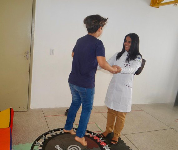 Sedentarismo atinge jovens com TEA e acende alerta na saúde pública