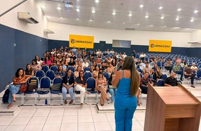 Programa 'Agora tem Especialistas' é apresentado aos profissionais da Atenção Primária e Especializada