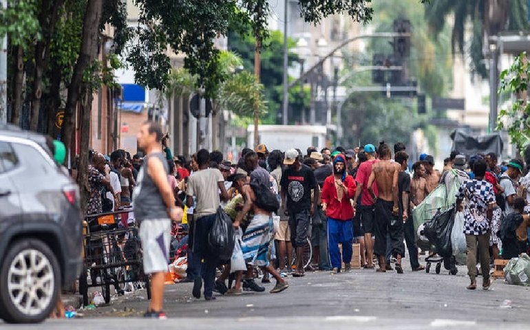 Na cracolândia, facção mantém 'tribunal' para punir e até eliminar quem atrapalha venda de drogas