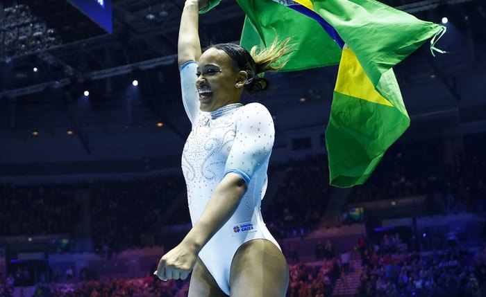 Brasileira fica no lugar mais alto no pódio do Mundial de Liverpool