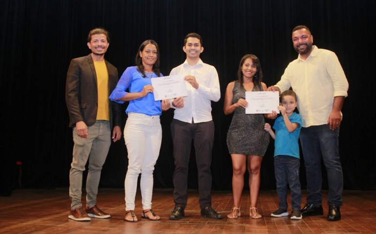 Prefeitura de Penedo entrega certificado para concluintes de cursos no setor turístico