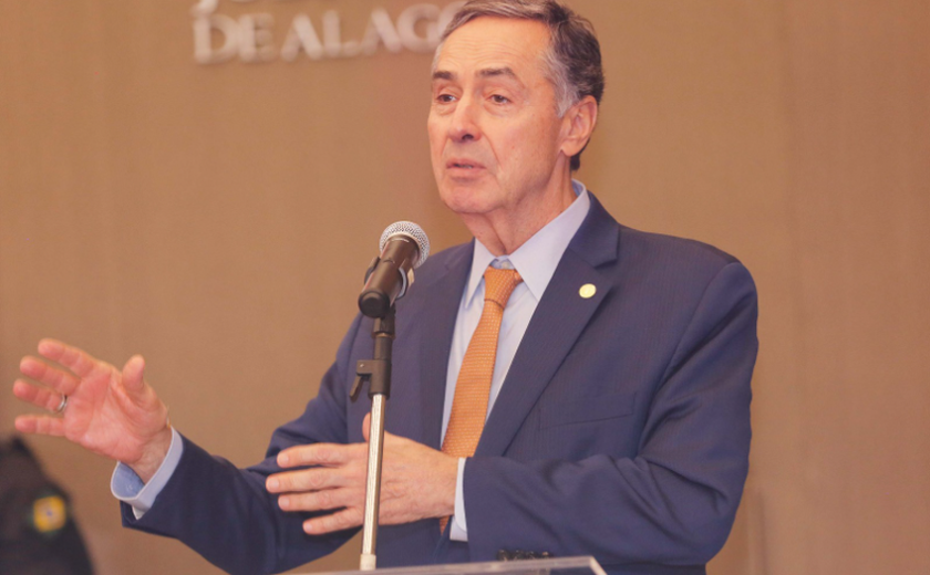 Ministro Barroso faz palestra histórica na Serra da Barriga durante encontro nacional sobre direitos humanos