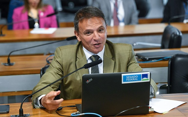 Márcio Bittar critica participação de artistas em manifestações contra a anistia