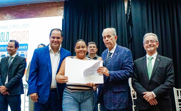 Prefeito André Bocão e TJ entregam títulos do Moradia Legal em Marechal