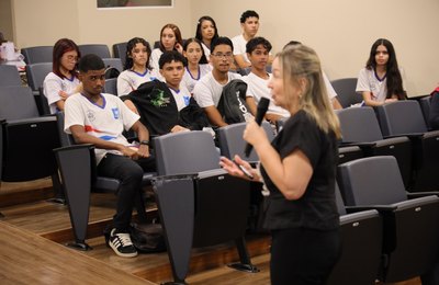 Com a retomada do projeto “A escola vai ao MP”, órgão recebe escola estadual para falar sobre dignidade e cidadania