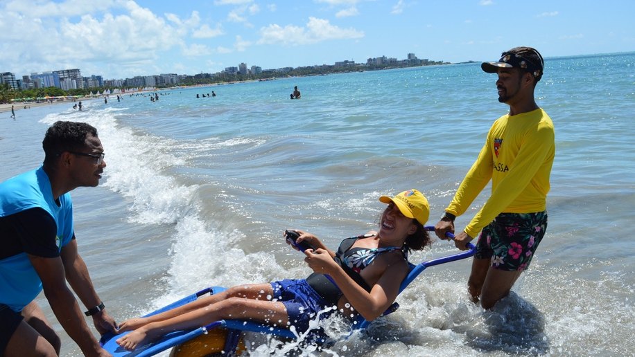 UNINASSAU realiza edição especial do Praia Acessível
