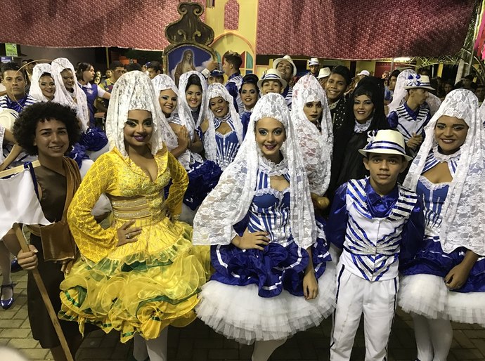 Quadrilha Beija Flor do Sertão encanta grande público no São João de Santana