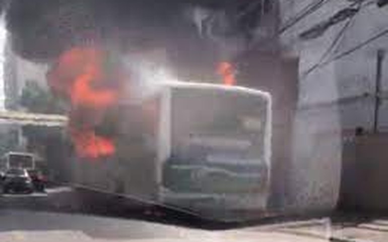 Morre menina após incêndio criminoso no Rio