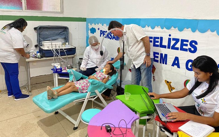 Saúde de Branquinha leva consultório odontológico para dentro da escolas