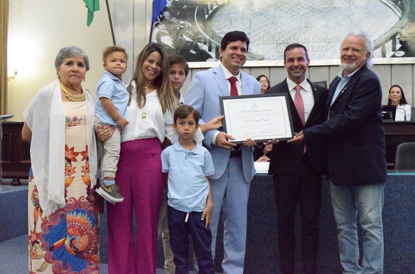 Enio Pimenta é agraciado com o título de Cidadão Honorário de Alagoas