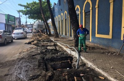 Prefeitura de Maceió desobstrui galerias em Jaraguá