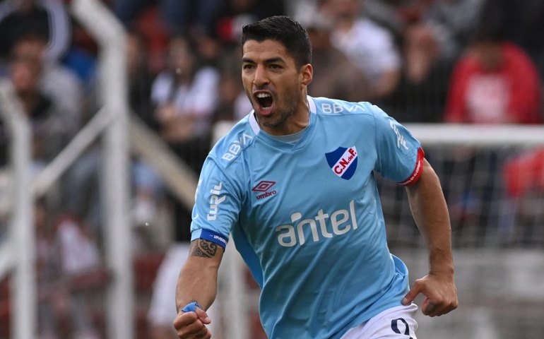 Luis Suárez vai deixar o Nacional em novembro, garante presidente do clube
