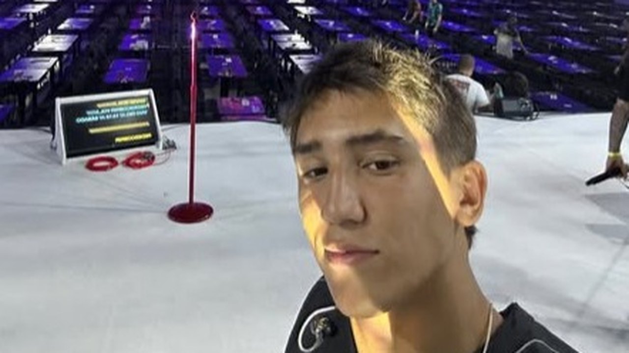 Filho de Maria Rita emociona público em show; veja vídeo