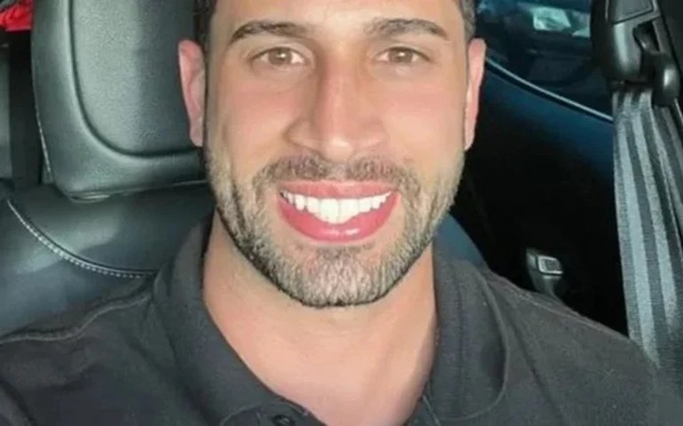 Vereador Kelmann Vieira lamenta morte de assessor encontrado dentro de carro em Maceió