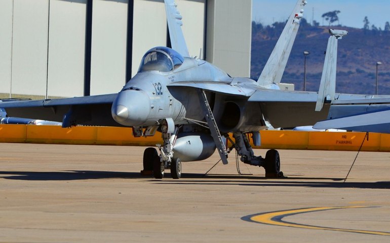 Houthis assumem ter abatido um F/A-18 dos EUA em ataque ousado no mar Vermelho