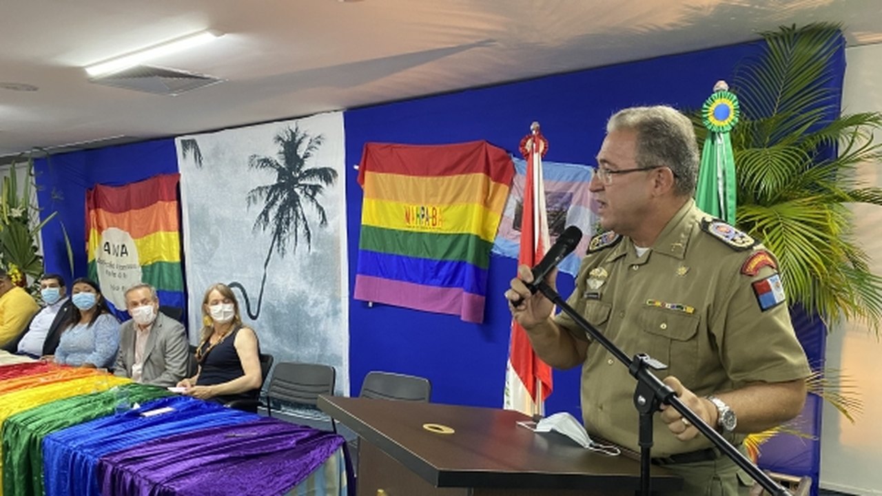 Comandante Geral da PM recebe homenagem do Conselho de Combate à Discriminação LGBT de Alagoas