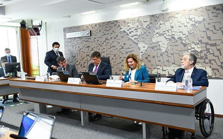 Debate na CCT:  é preciso investir mais para retomar pesquisa científica no país