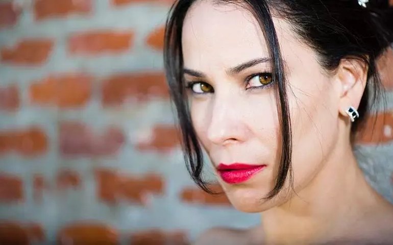 Aos 48 anos, morre brasileira Jossara Jinaro, atriz de &#8220;Plantão Médico&#8221;