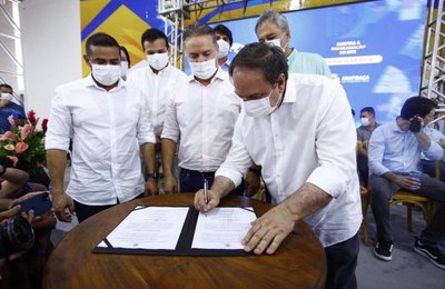  Prefeito Luciano entrega novo Clube do Servidor e assina ordem para construção do Hospital Metropolitano do Agreste