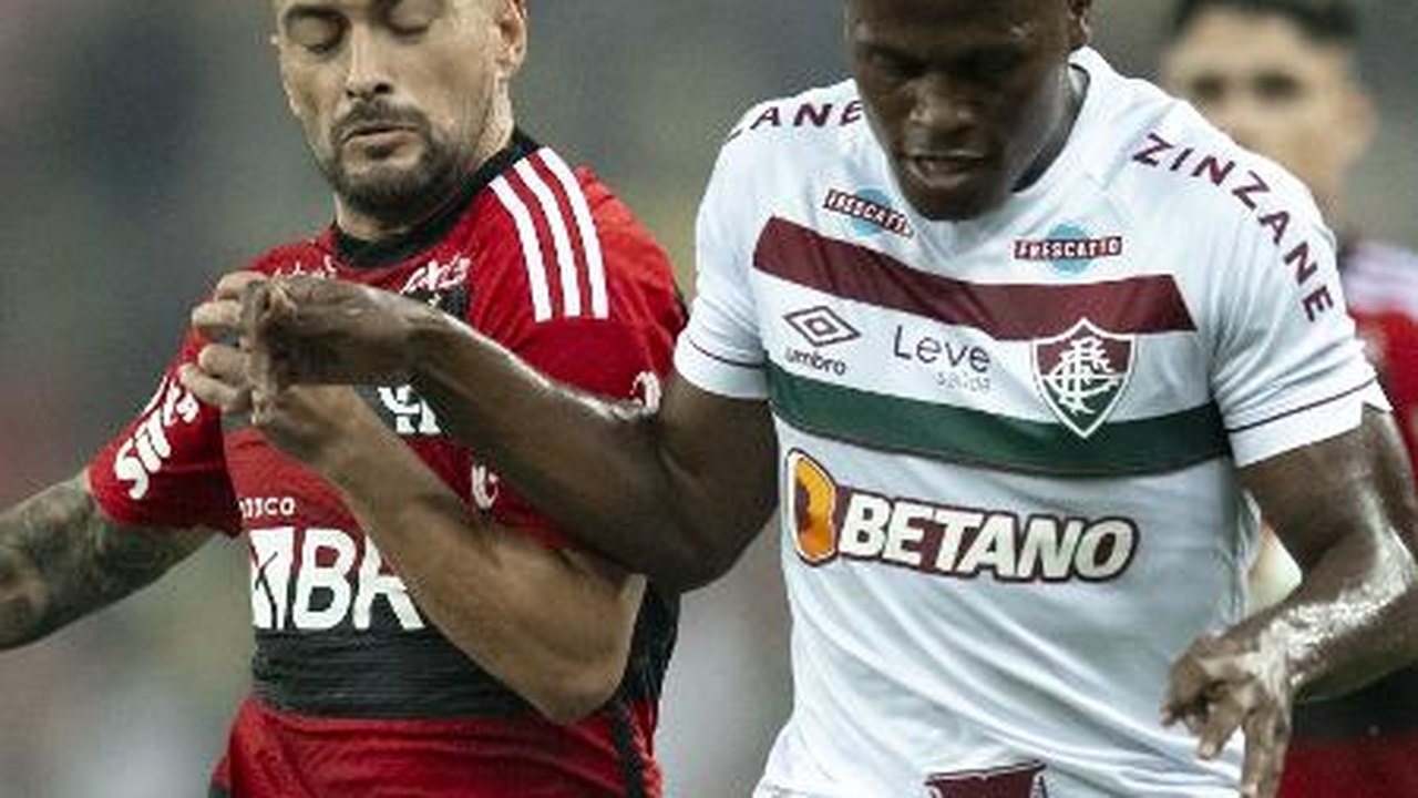 Arrascaeta e Yony González marcam, e Fla x Flu de tempos distintos termina empatado pelo Brasileiro