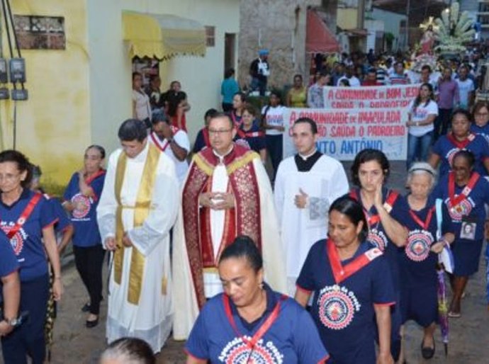 Procissão do padroeiro de Maragogi atrai participação da comunidade