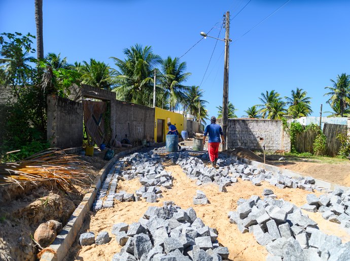 Pavimenta Coruripe chega ao Miaí de Cima e garante mais mobilidade e qualidade de vida para a população