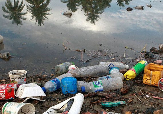 Brasil gerou 64 quilos de resíduos plásticos por pessoa em 2022