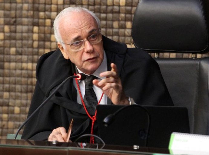 Desembargador Pedro Augusto toma posse como presidente do TRE na quinta