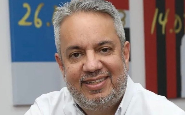 Diretor ligado a Casares deixa o São Paulo após questionamentos sobre repasses